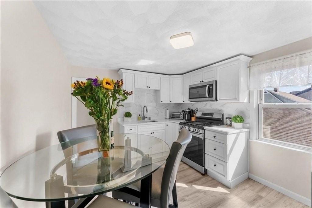 49-A Massasoit Ave Unit 2 - Photo 6 of 20