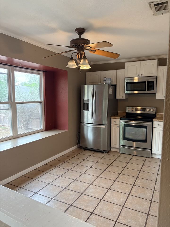 3310 Turnabout Loop #1 - Photo 7 of 24