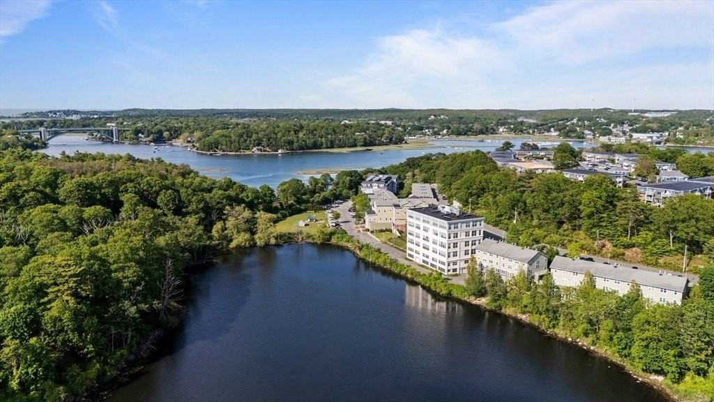 24 Cobblestone Ln Unit 405 - Photo 2 of 18
