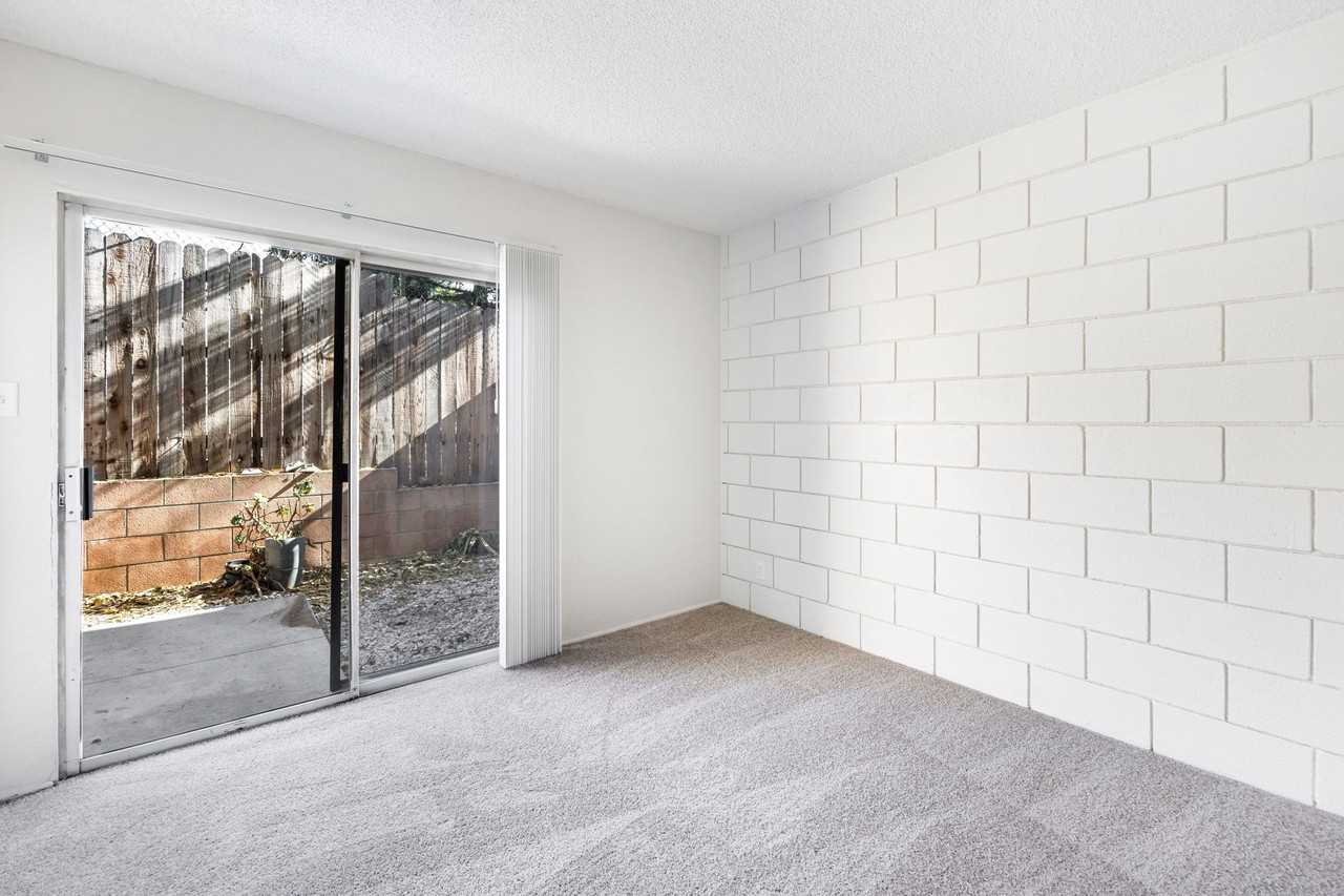 34976 Avenue A - Photo 7 of 15