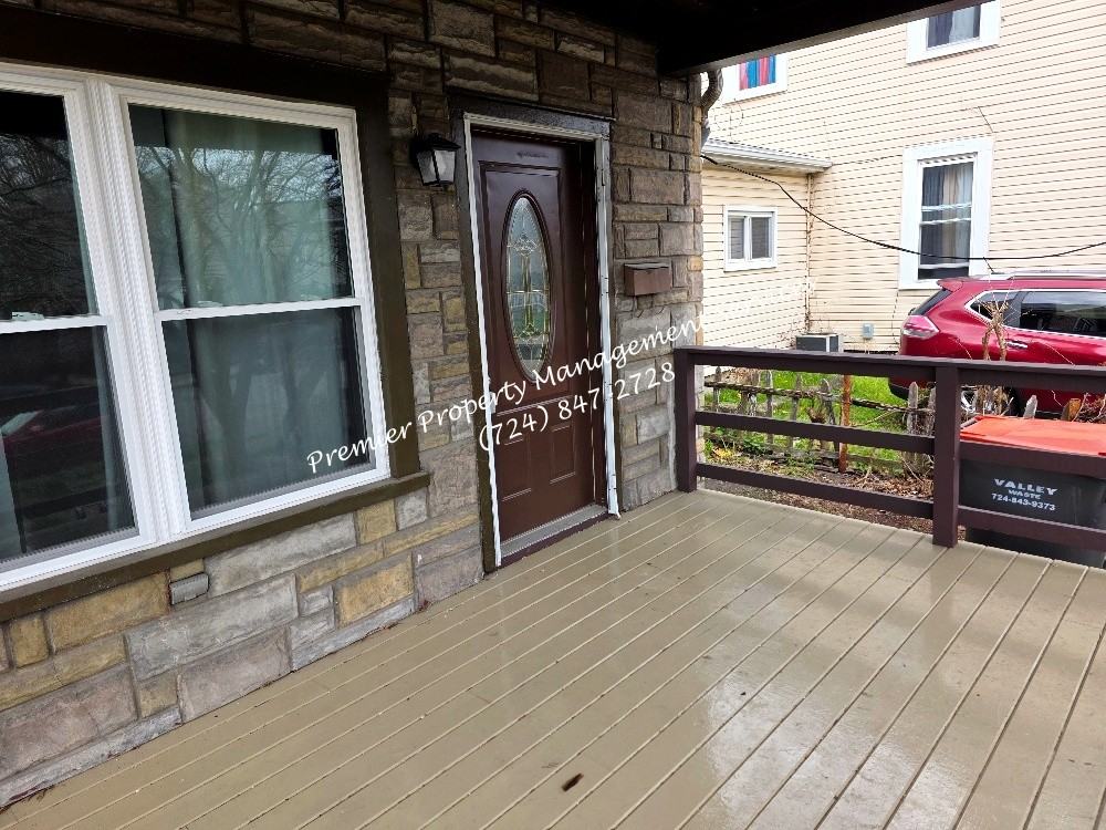 911 4th Ave #1 - Photo 2 of 15