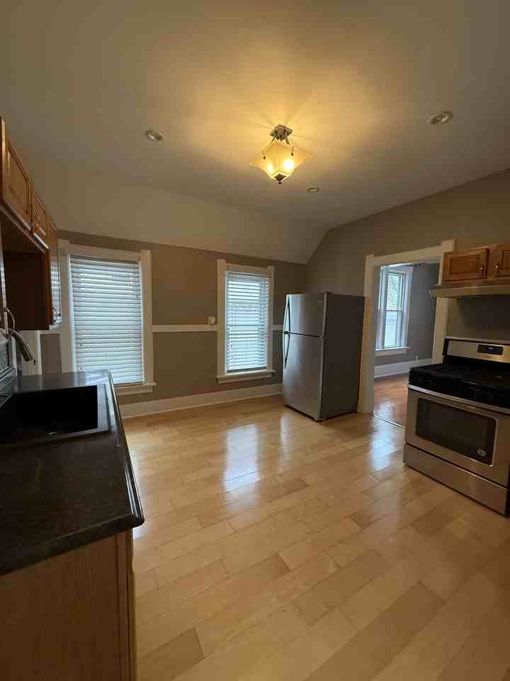 2438 N Bartlett Ave #2438A - Photo 3 of 9