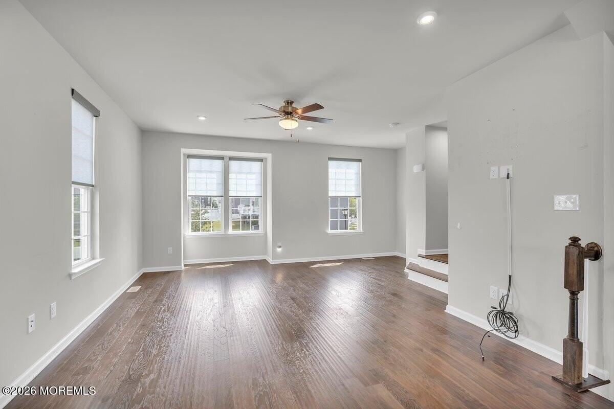 411 Sammy St - Photo 5 of 24