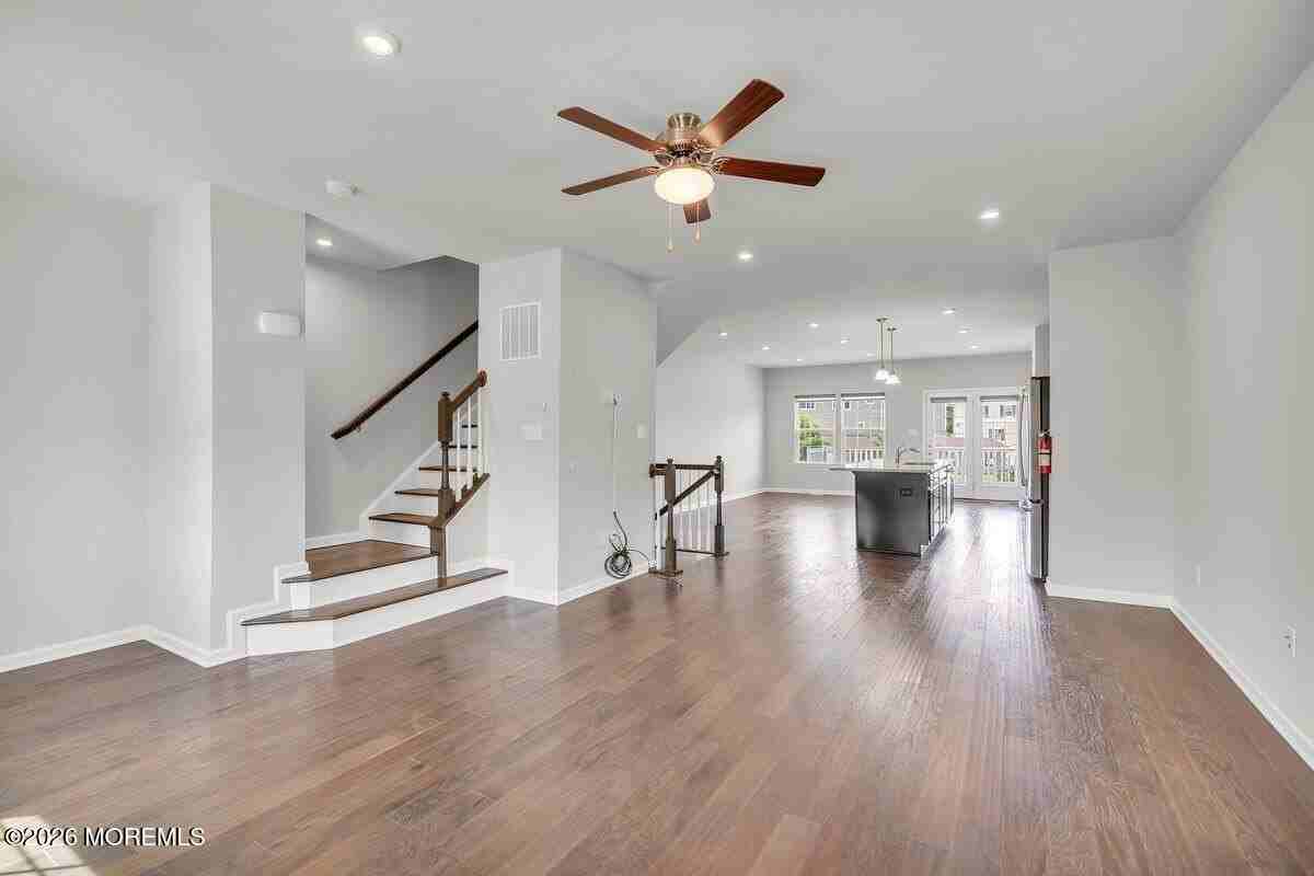 411 Sammy St - Photo 6 of 24