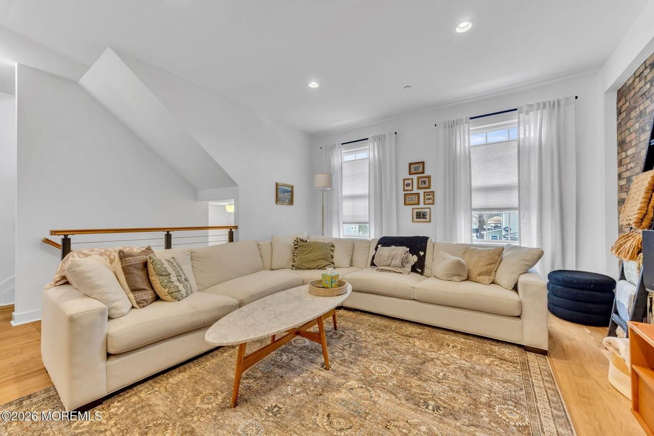 28 Catherine St - Photo 4 of 28