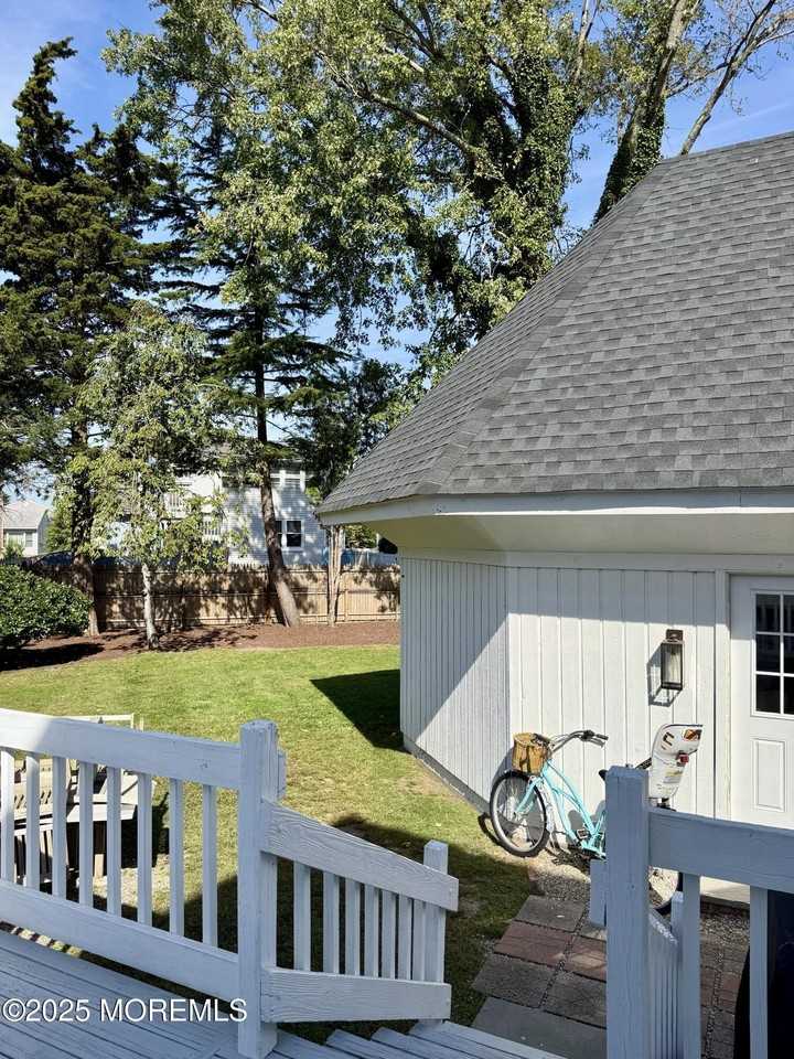 258 Osborne Ave - Photo 4 of 12