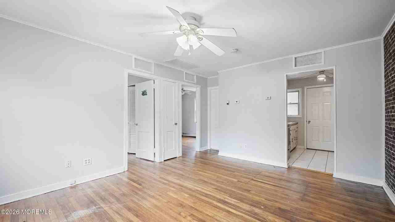 43 Story St - Photo 6 of 15