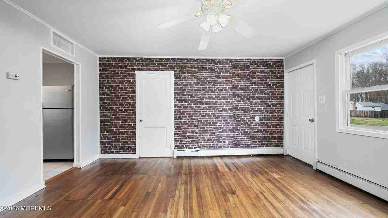 43 Story St - Photo 7 of 15