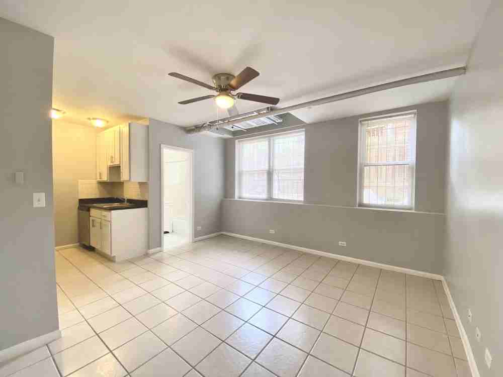 4241 N Kenmore Ave #G6 - Photo 2 of 7