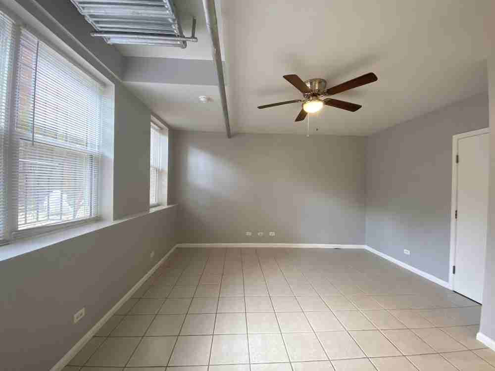 4241 N Kenmore Ave #G6 - Photo 3 of 7