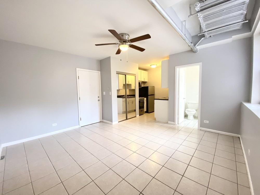 4241 N Kenmore Ave #G6 - Photo 4 of 7