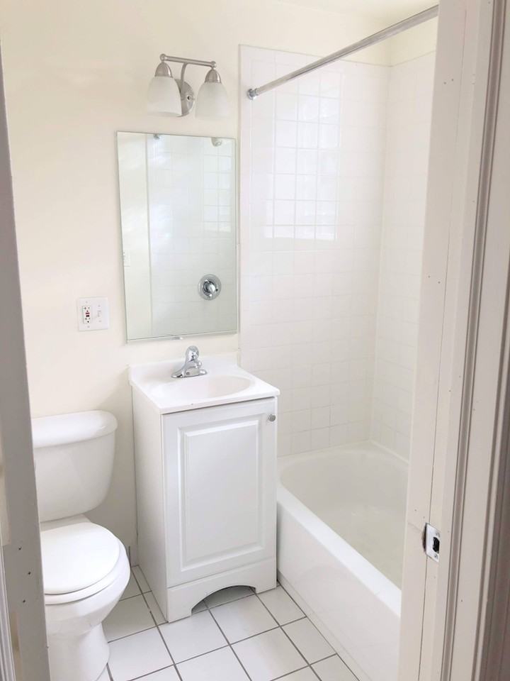 4241 N Kenmore Ave #G6 - Photo 6 of 7