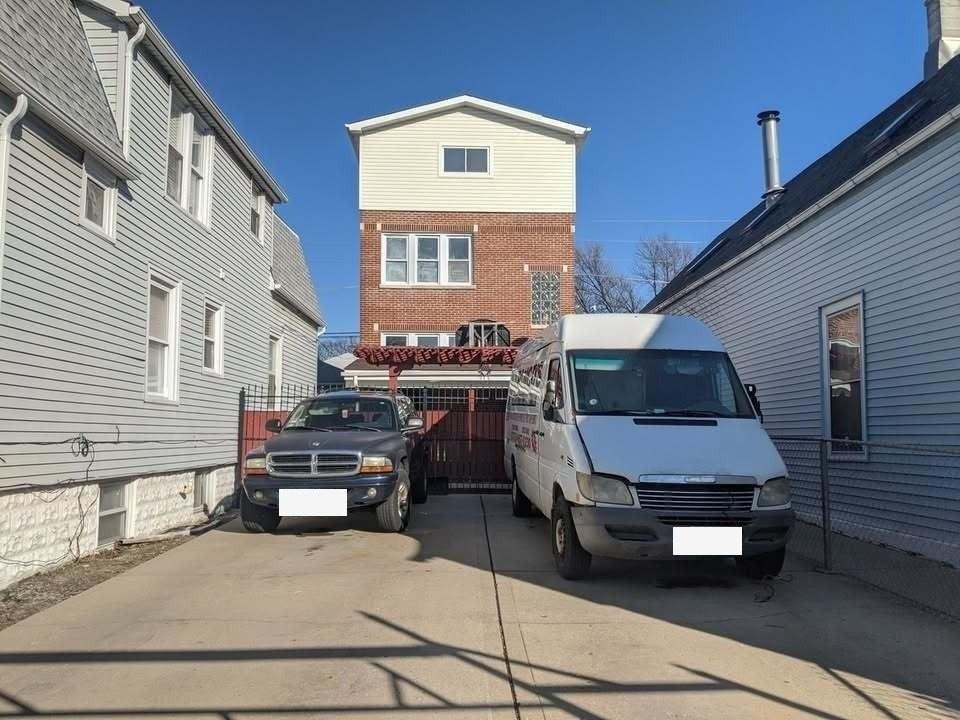2131 N Lorel Ave #1
