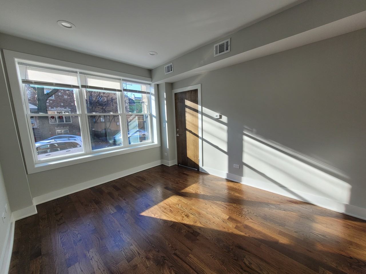 2144 W Shakespeare Ave #1F - Photo 4 of 12