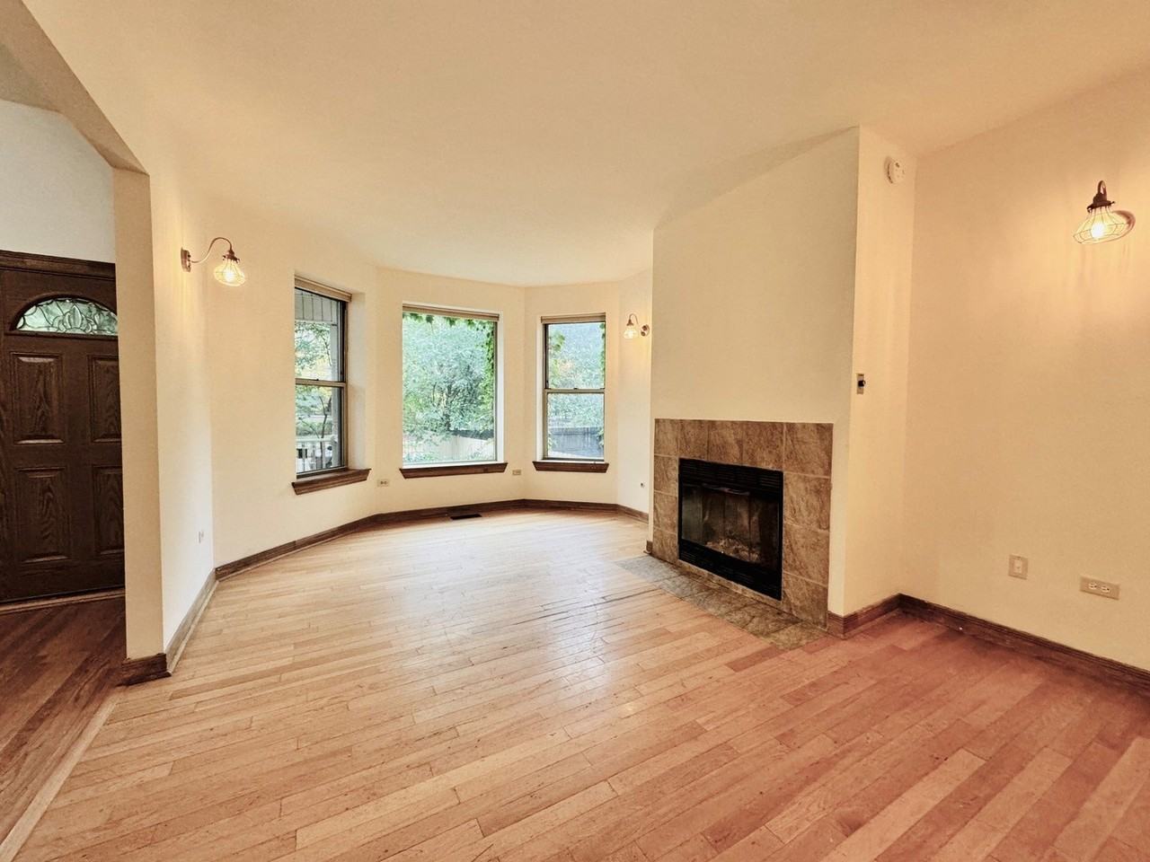 6128 S Kenwood Ave - Photo 3 of 18