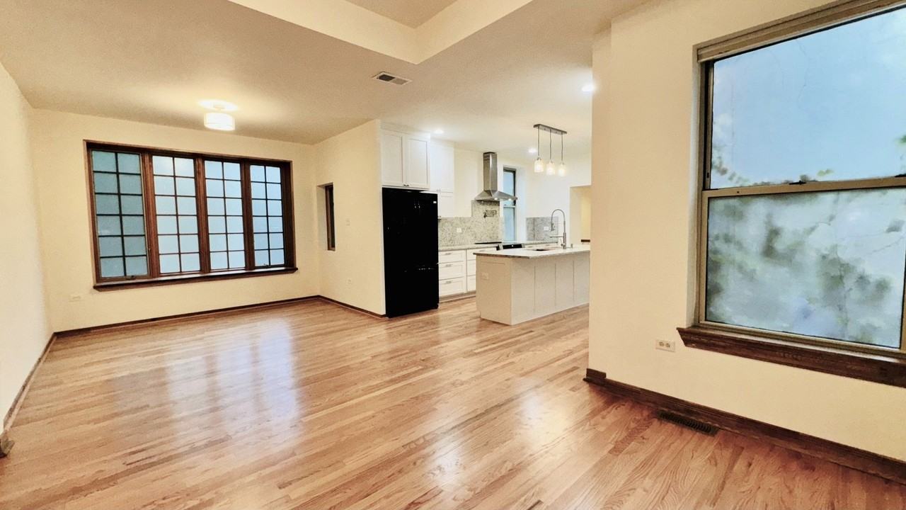 6128 S Kenwood Ave - Photo 6 of 18