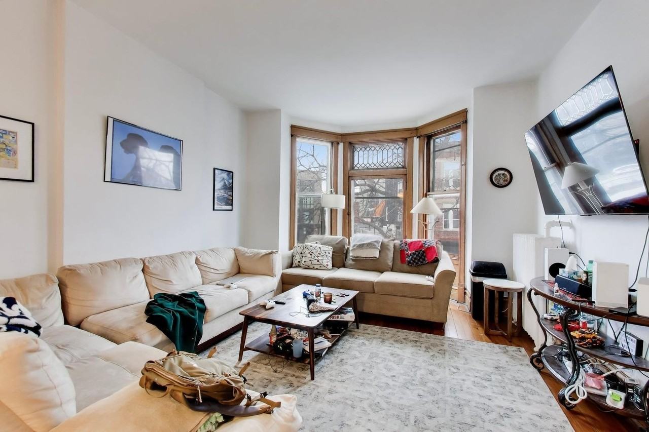 2815 N Racine Ave Apt 2 - Photo 3 of 15