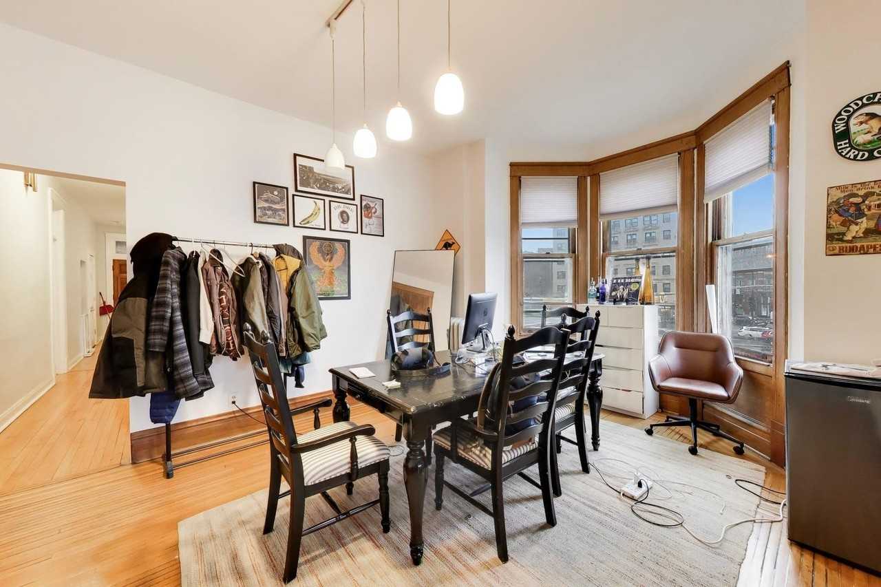 2815 N Racine Ave Apt 2 - Photo 6 of 15