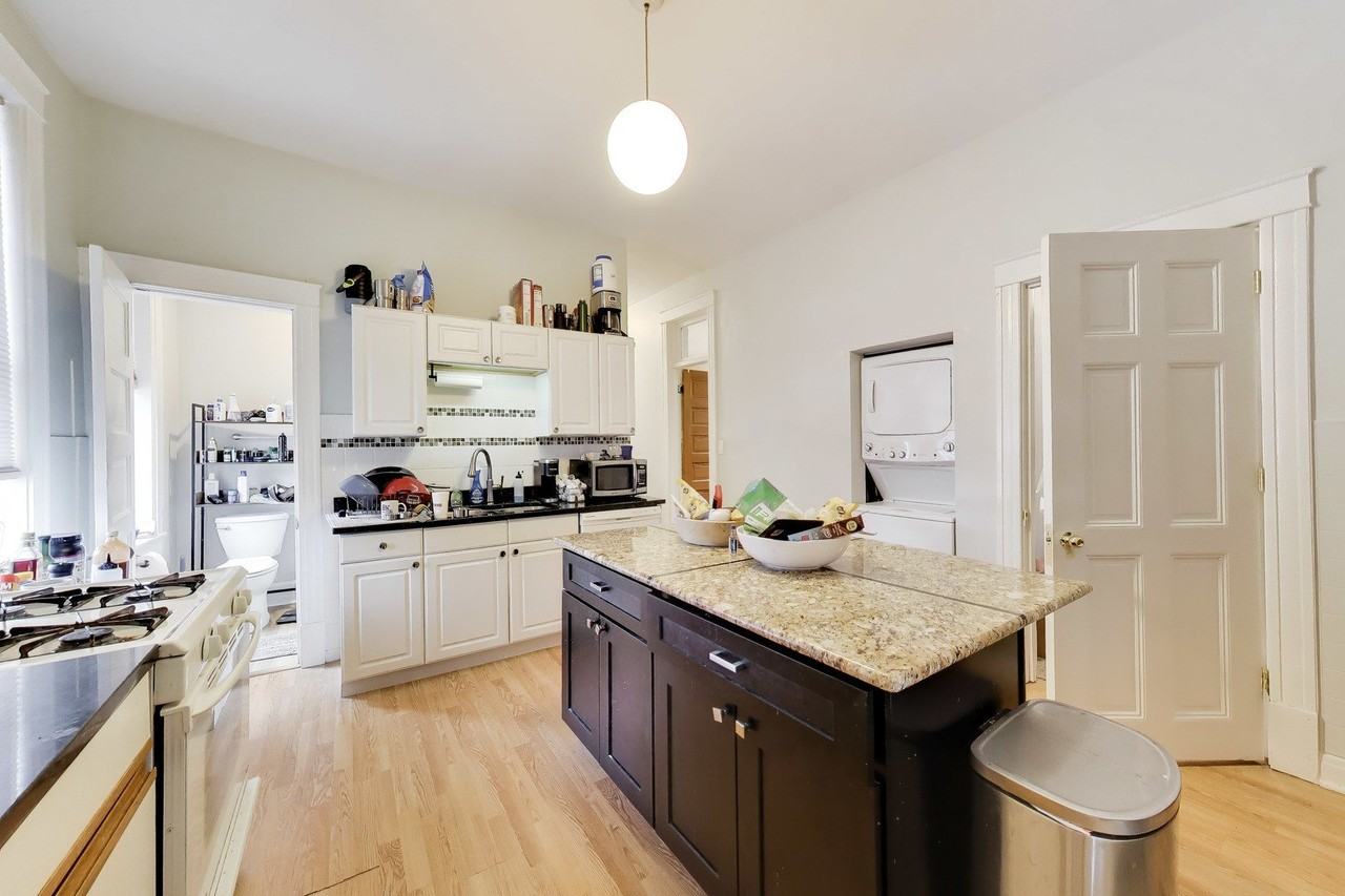 2815 N Racine Ave Apt 2 - Photo 7 of 15