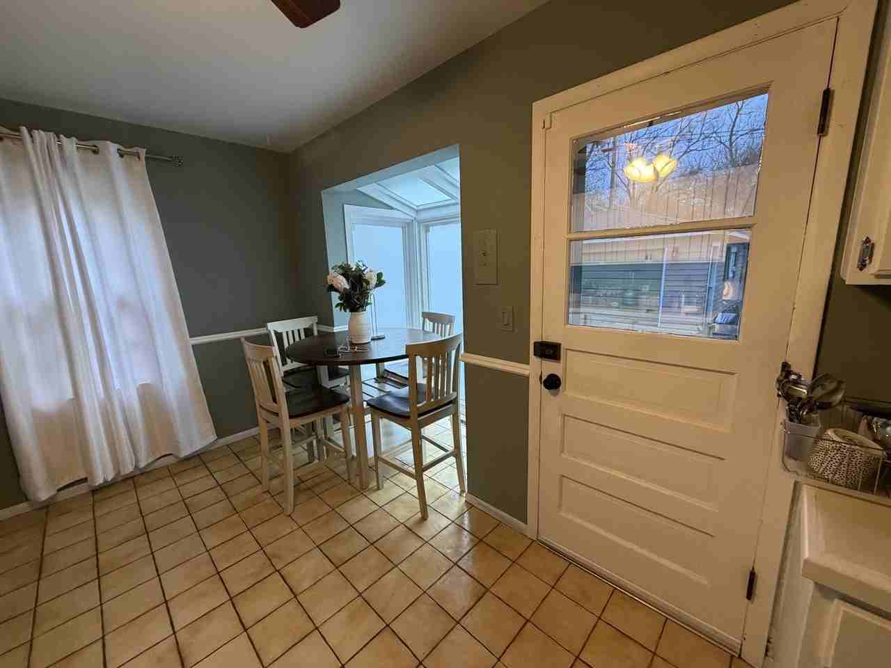 202 Hickory Rd - Photo 5 of 27