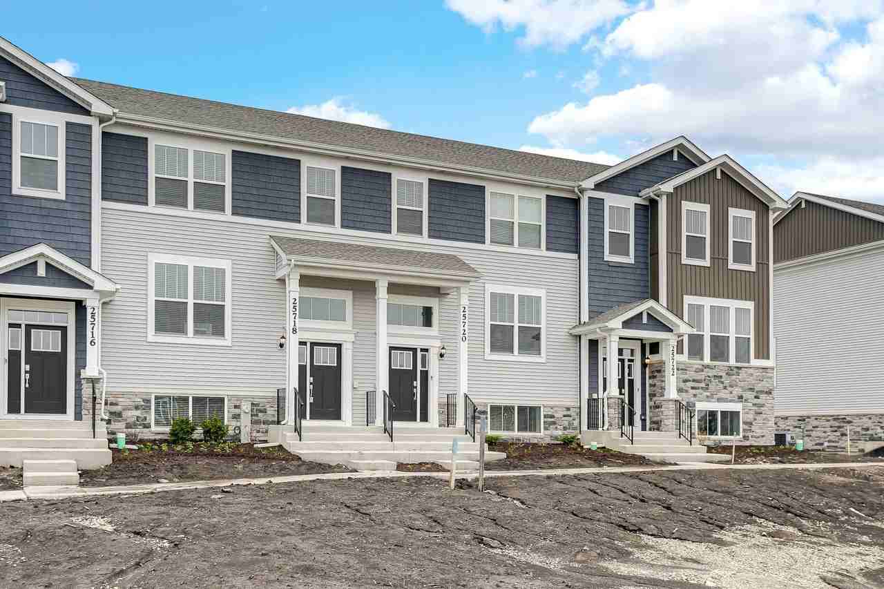 25720 W Yorkshire Dr - Photo 3 of 25