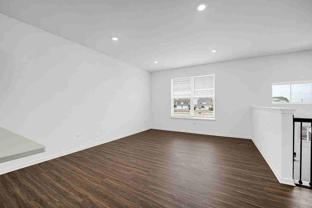 25720 W Yorkshire Dr - Photo 4 of 25