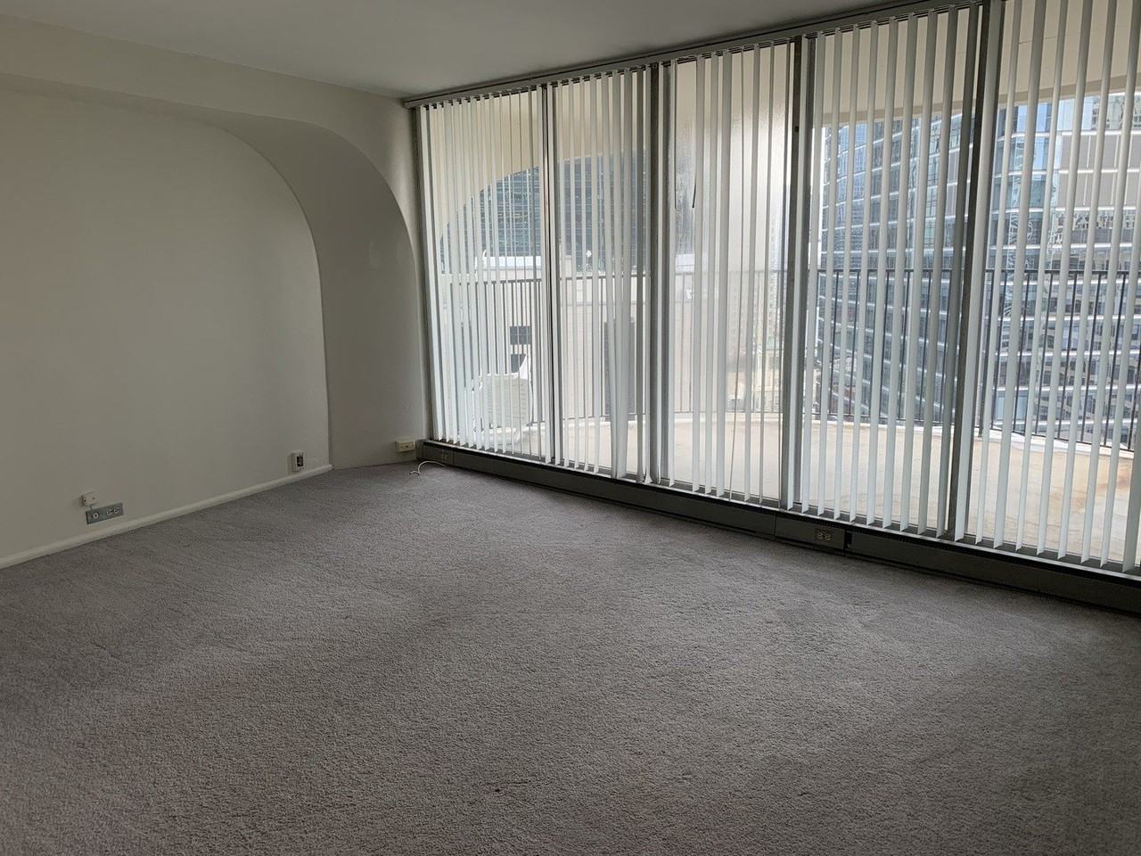 300 N State St Apt 2627 - Photo 2 of 4