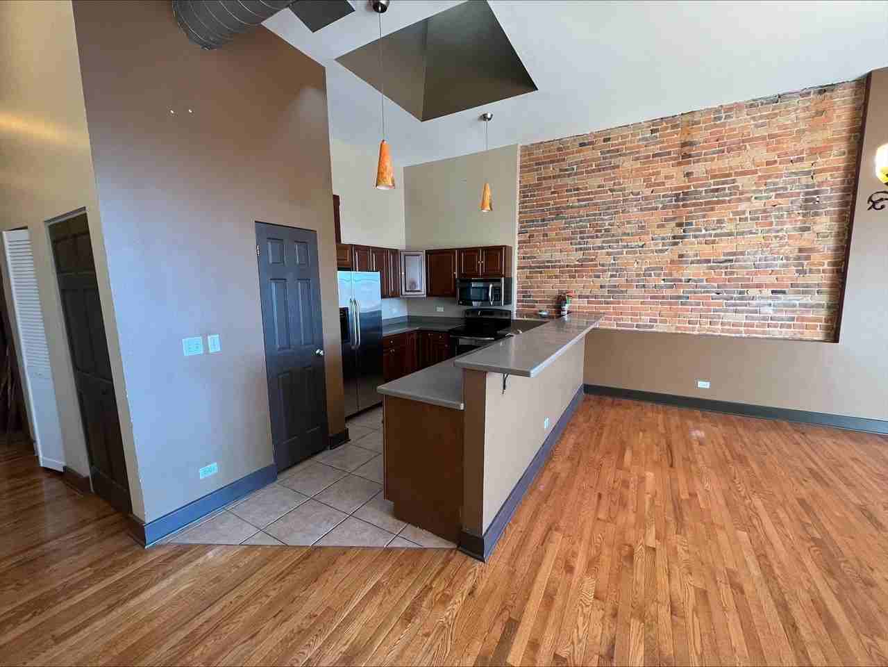 26 E Downer Pl Unit B - Photo 3 of 14