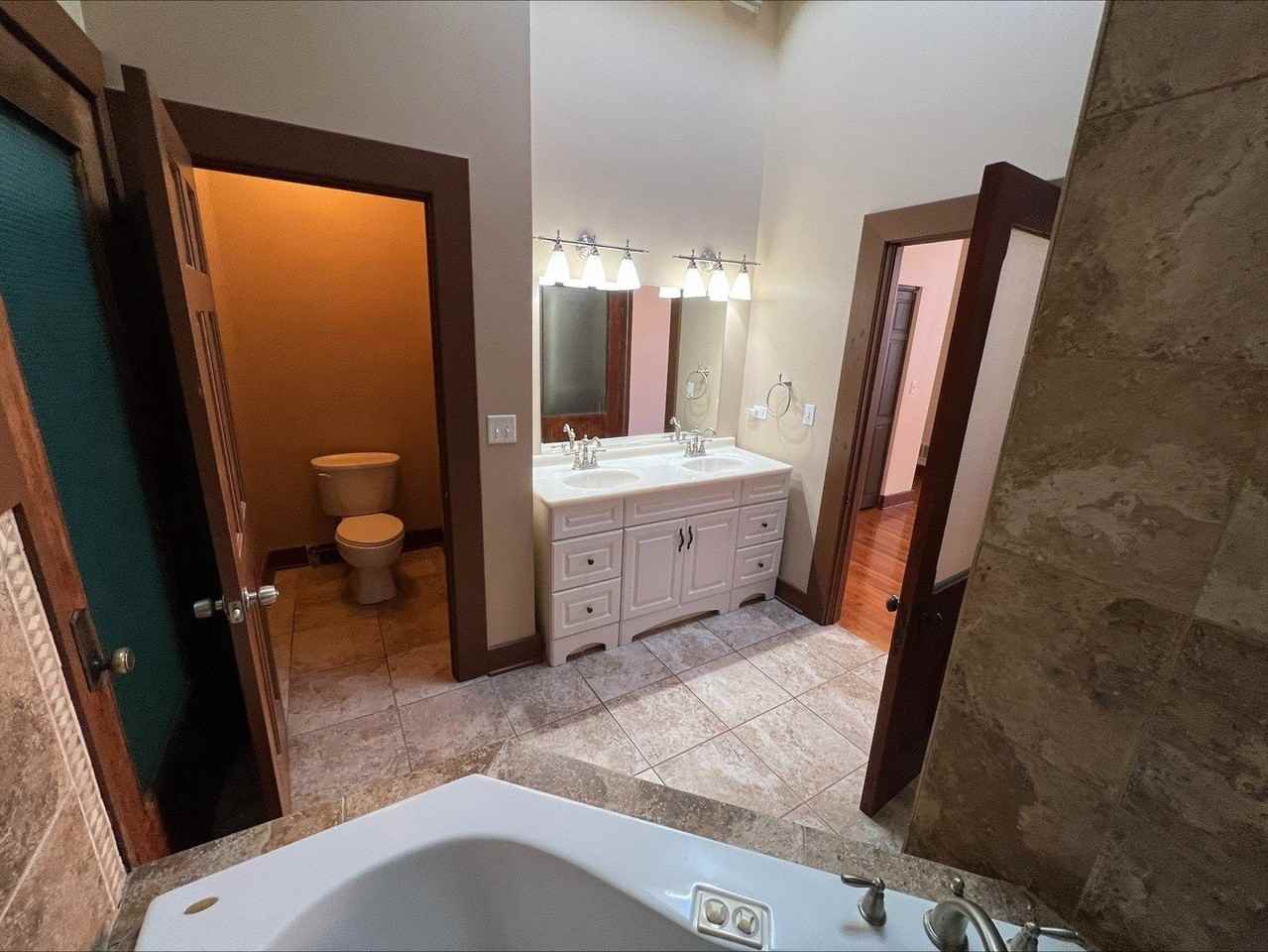 26 E Downer Pl Unit B - Photo 7 of 14