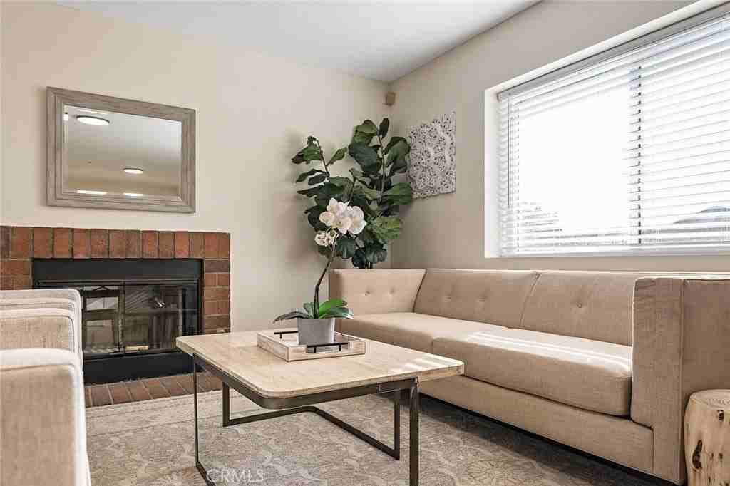 205 N Nicholson Ave - Photo 4 of 33