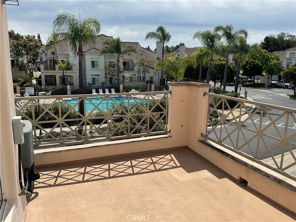 265 Shorebreaker Dr - Photo 3 of 9