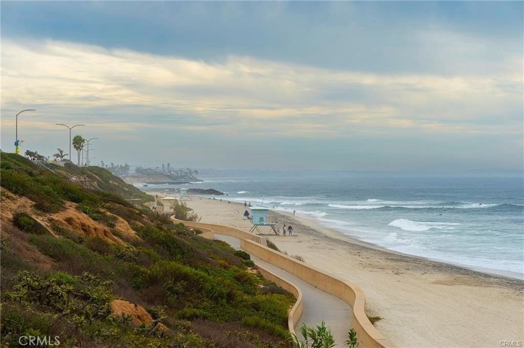 140 Acacia Ave #11 - Photo 3 of 12