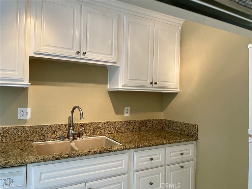 1000 W Macarthur Blvd #87 - Photo 3 of 37