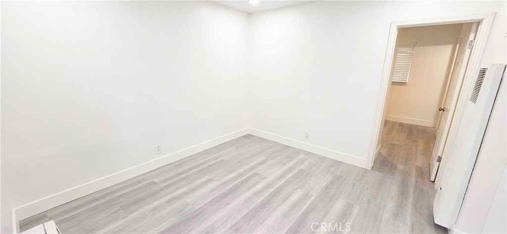 10527 Western Ave #3 - Photo 5 of 31