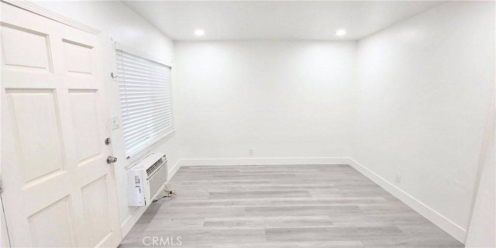 10527 Western Ave #3 - Photo 6 of 31