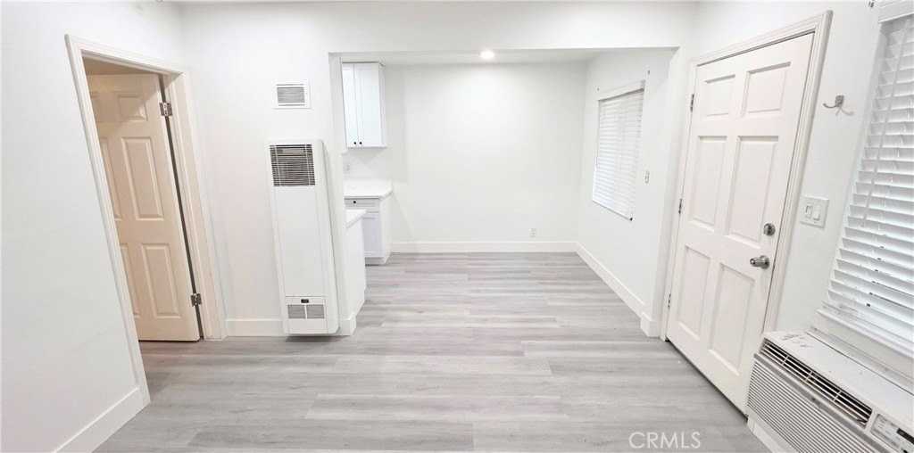 10527 Western Ave #3 - Photo 7 of 31