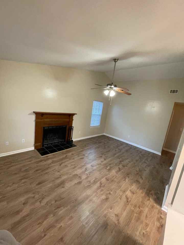 2817 Ridgecrest Dr #1 - Photo 3 of 20