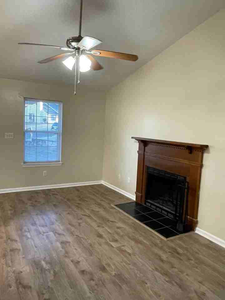 2817 Ridgecrest Dr #1 - Photo 4 of 20