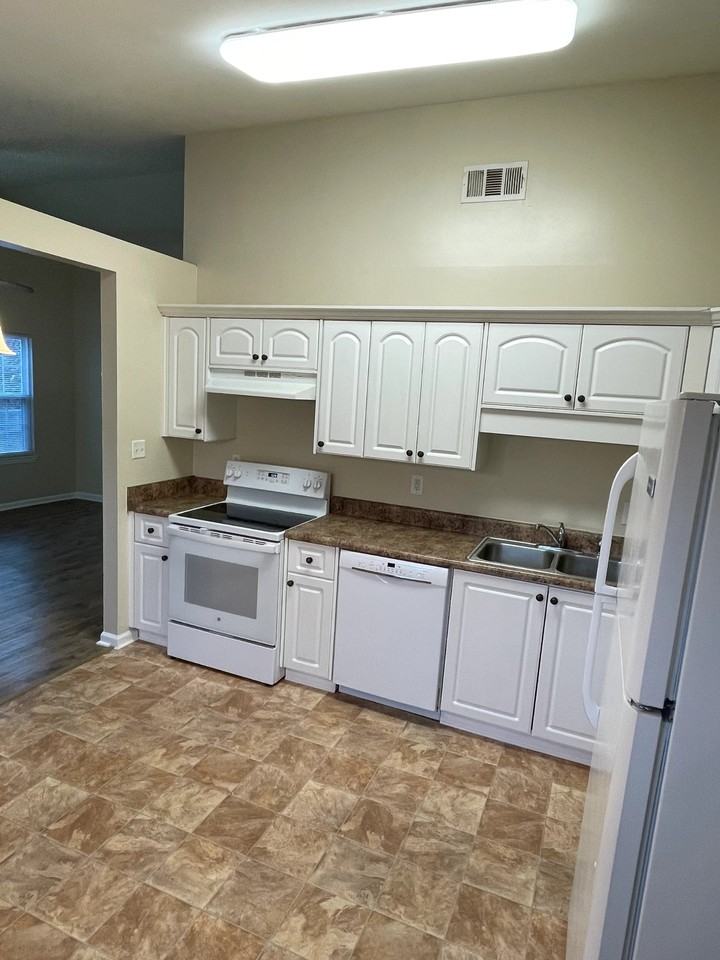 2817 Ridgecrest Dr #1 - Photo 7 of 20