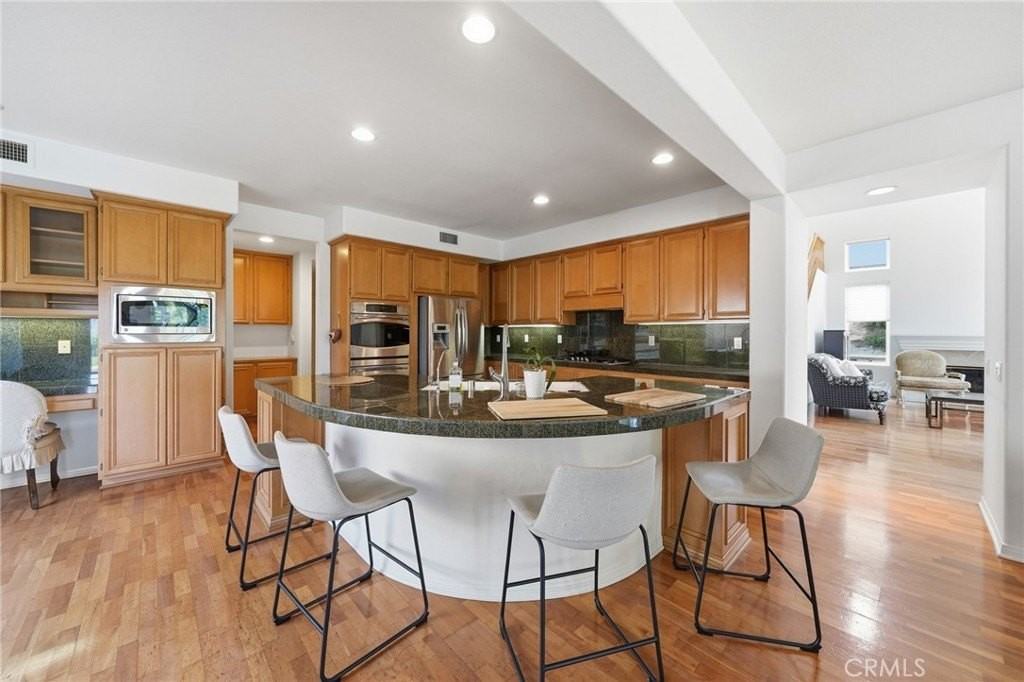 8251 E Marblehead Way - Photo 4 of 50