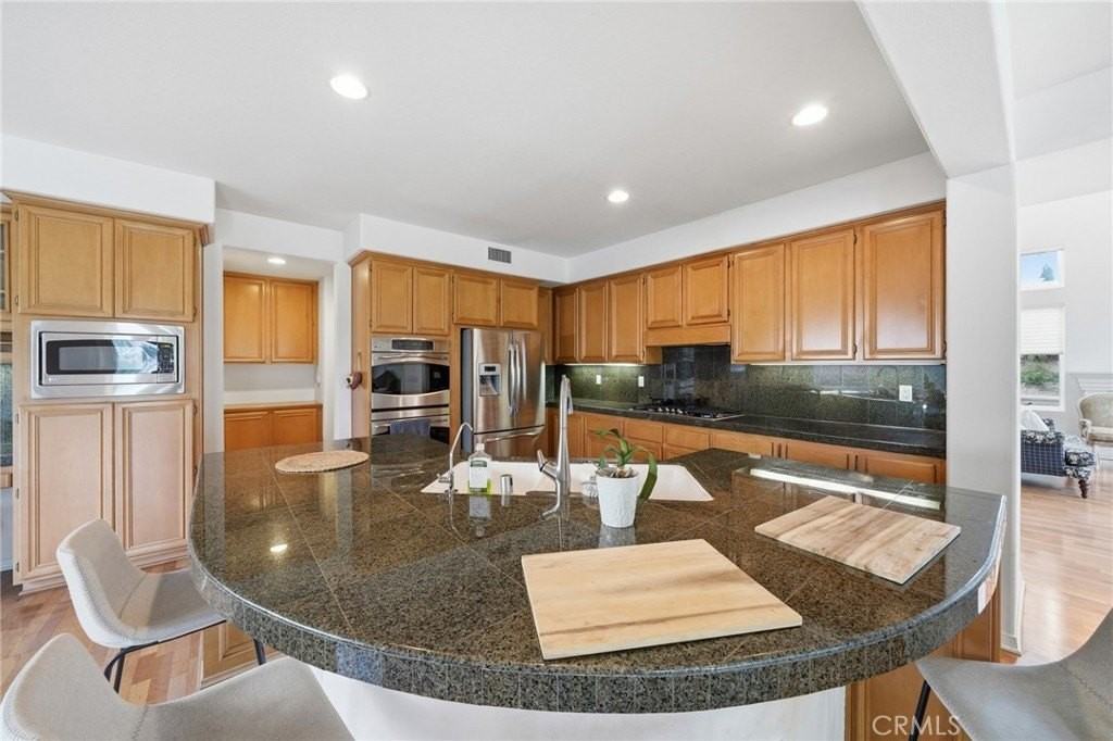 8251 E Marblehead Way - Photo 5 of 50