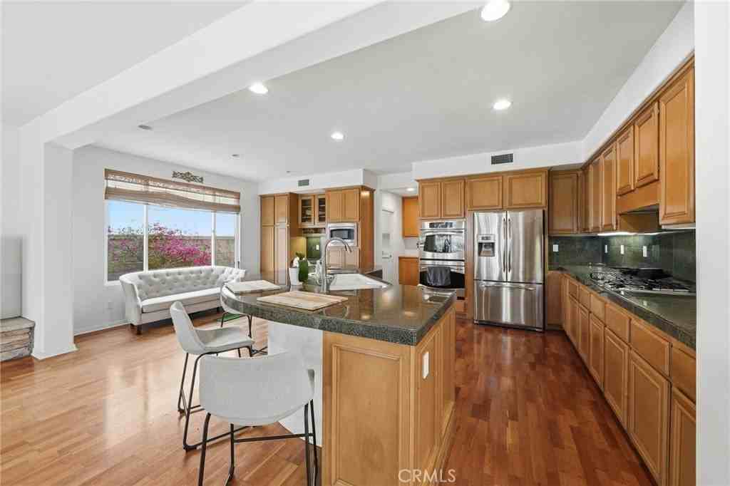 8251 E Marblehead Way - Photo 6 of 50