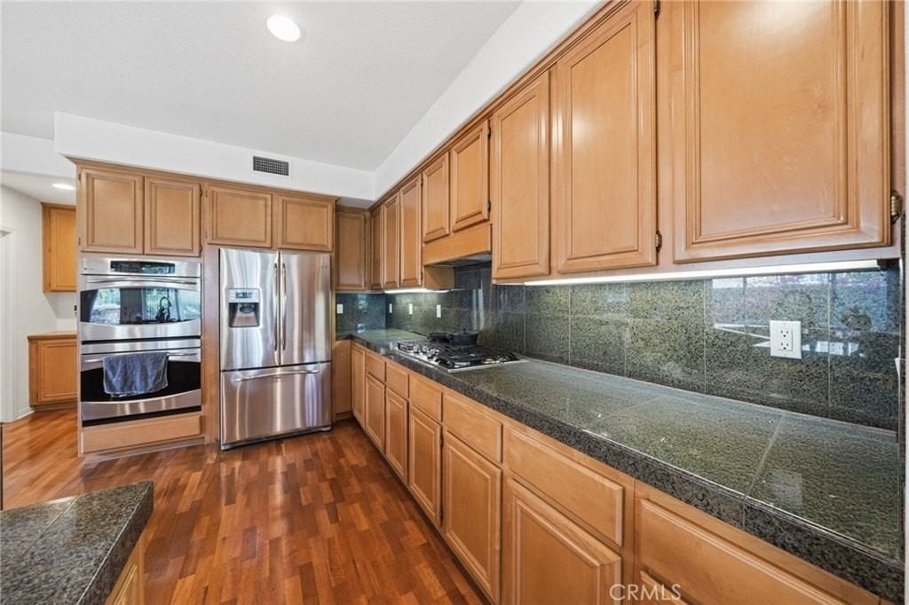 8251 E Marblehead Way - Photo 7 of 50