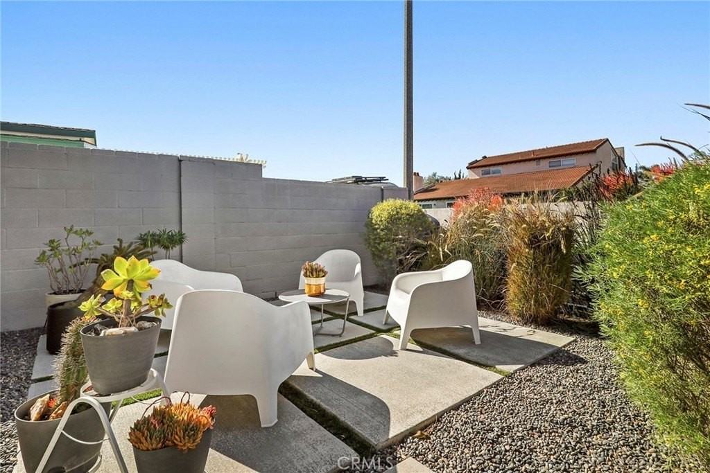 3318 Wyoming Cir - Photo 5 of 35