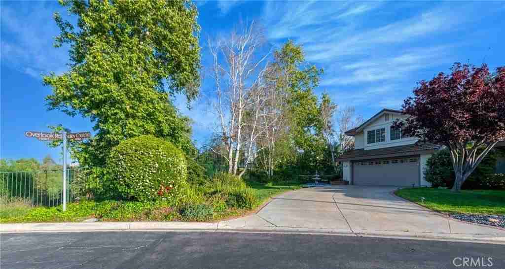 10 Valley Crest Rd - Photo 3 of 50