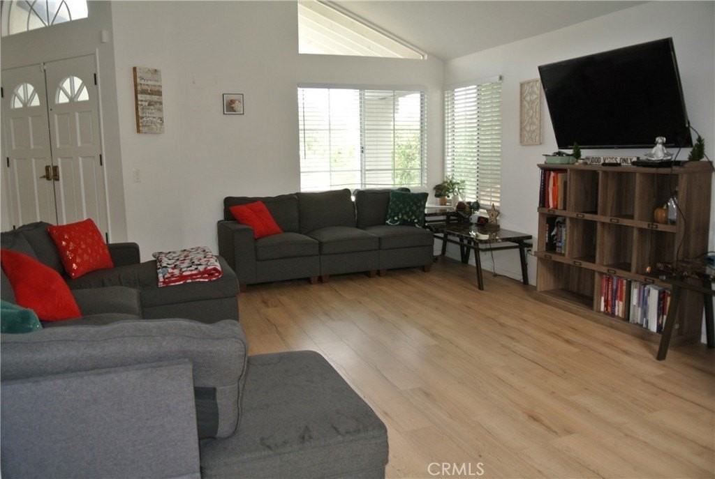 27702 Bridlewood Dr - Photo 5 of 34