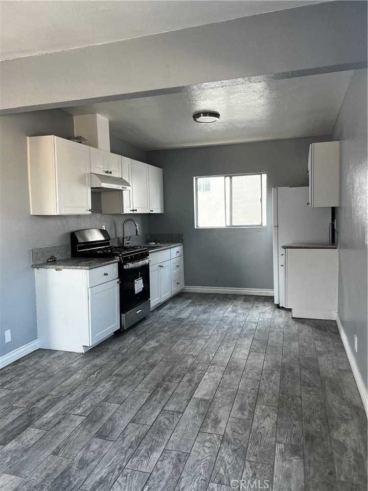 120 W 73rd St