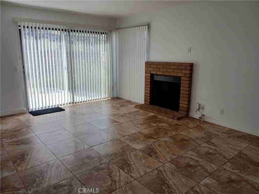 44625 La Paz Rd - Photo 3 of 6