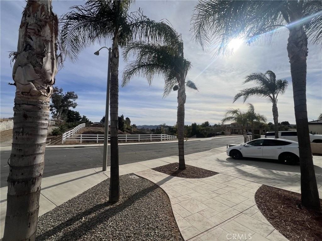 40351 Heirloom Ct - Photo 5 of 43