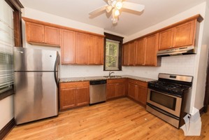 featured image of 851 W Wellington Ave #01